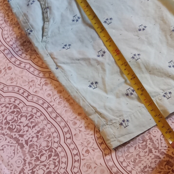 COPY - crown & Ivy light colored shorts - Picture 12 of 15